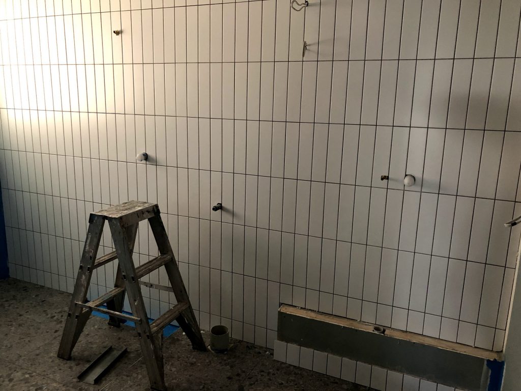 subway bathroom feature tile