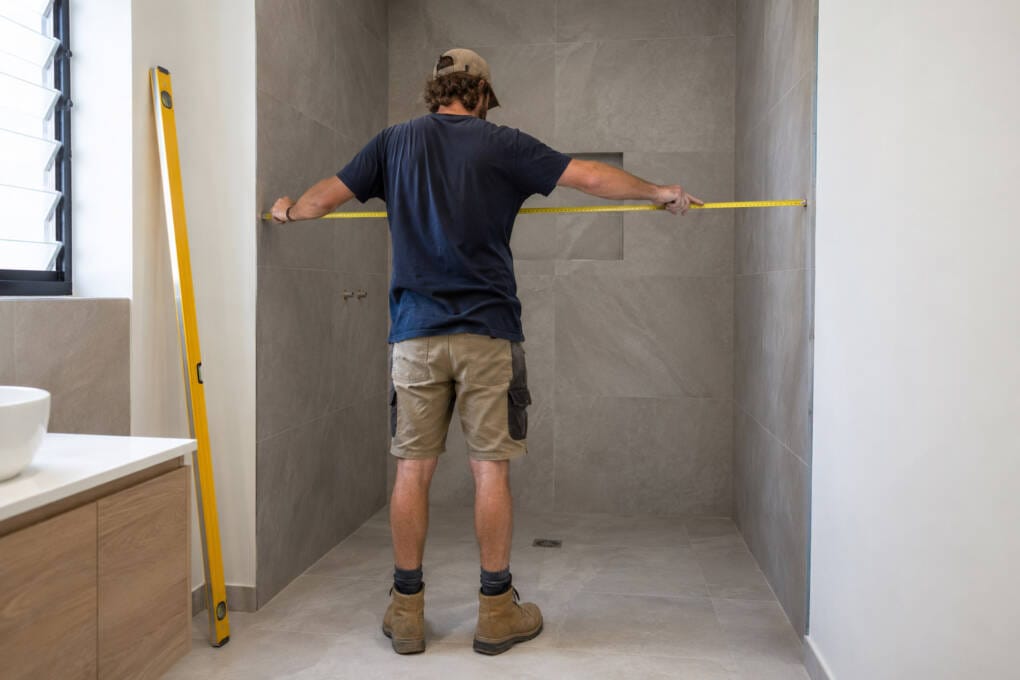 Measuring a tiled alcove for a wall-to-wall shower screen